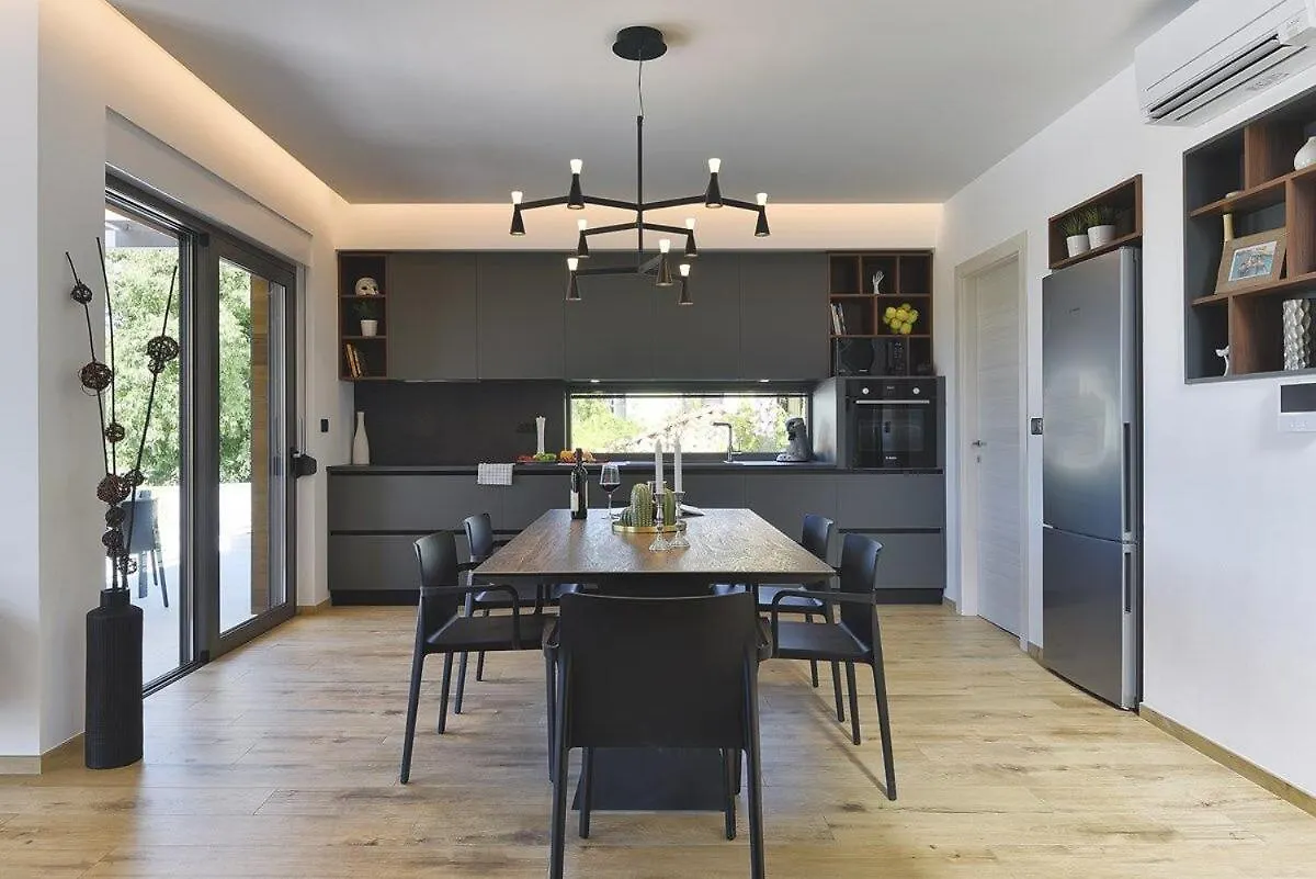 Villa Joy Pomer