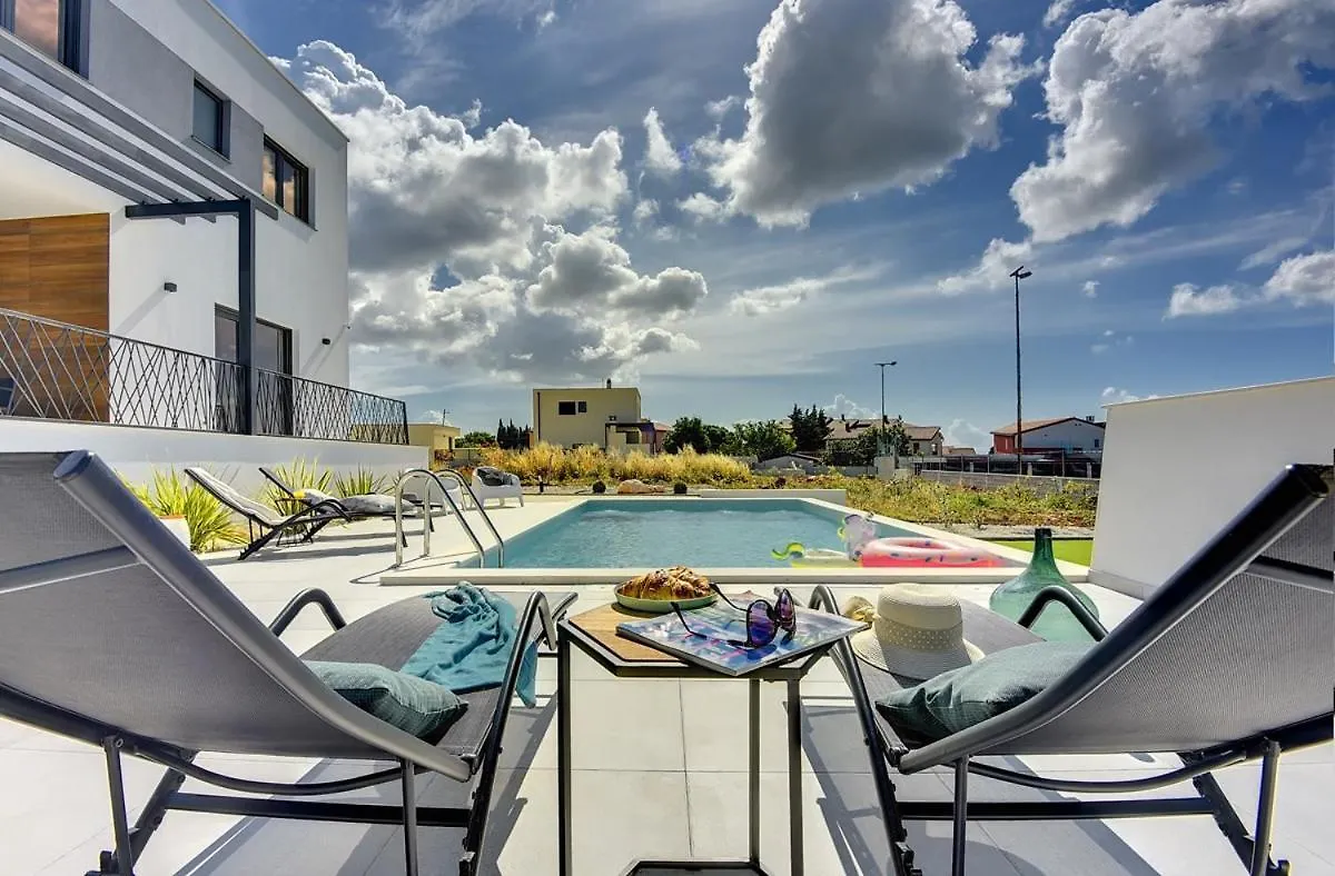 Villa Joy Pomer